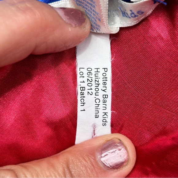 Pottery Barn Amazing Boy POW Cape | size 7-8 years - Picture 11 of 12